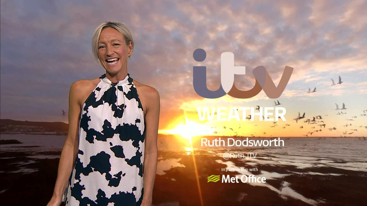 07.26 - 18.00.00 - ITV News London. The latest news in London and the....ts_snapshot_01.53.18_[2021.
