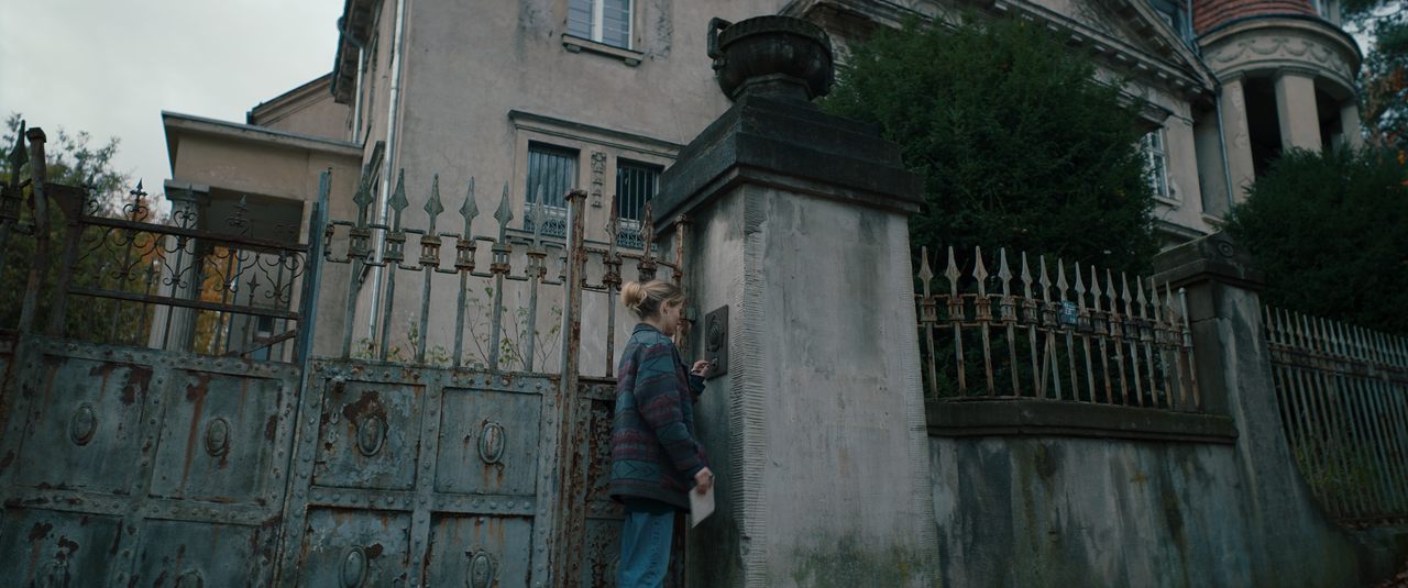 mpv-shot_Baghead.2023.2160p.WEB-DL.SDR.HEVC-Нечипорук_00_37_41_0008