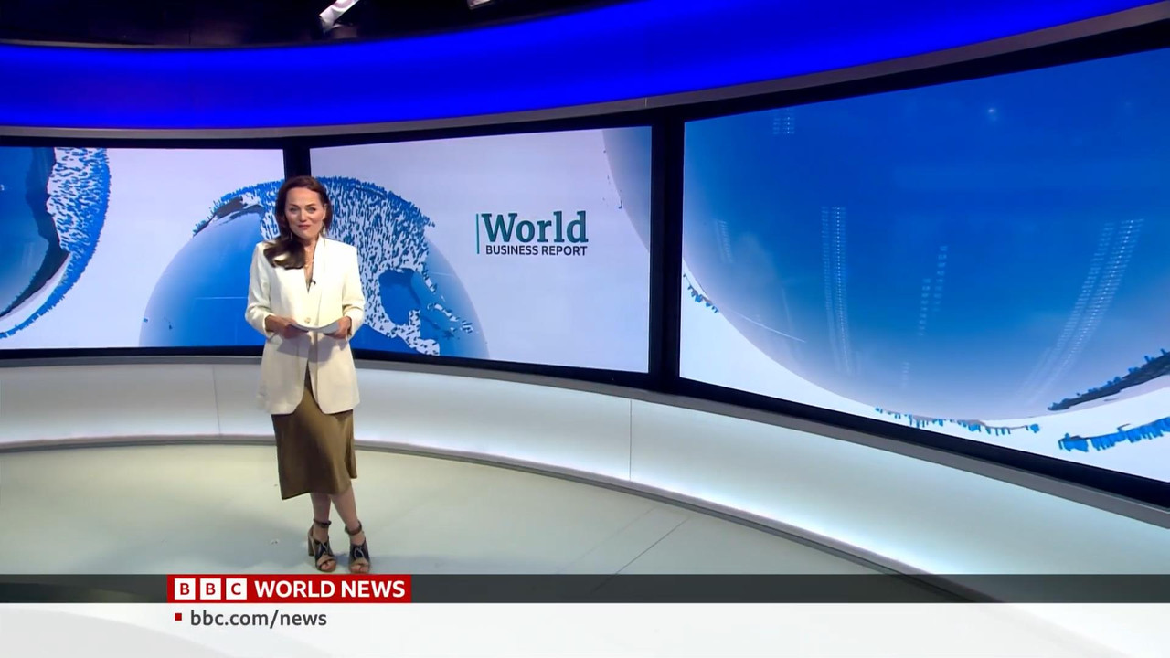 07.15 - 07.45.00 - World Business Report. The host presents and analy....ts_snapshot_05.56_[2022.07.