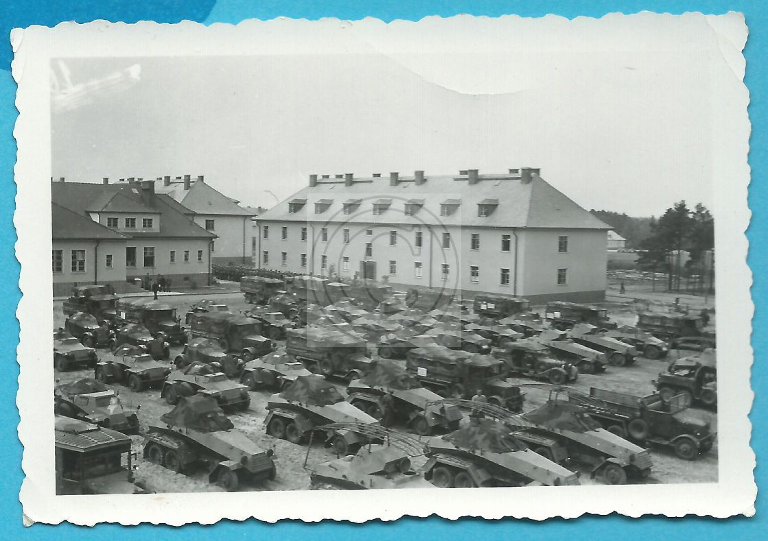 Kaserne - schwere Panzerspähwagen Sd. Kfz. 231 u