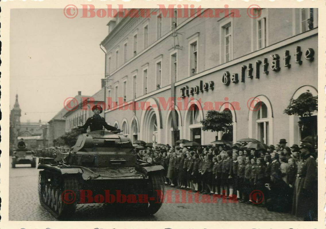 Jägerndorf Krnov Stadt Parade Panzer-Regiment 31 Tschechien Sude