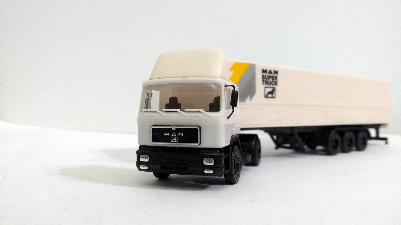 Mach (2330)