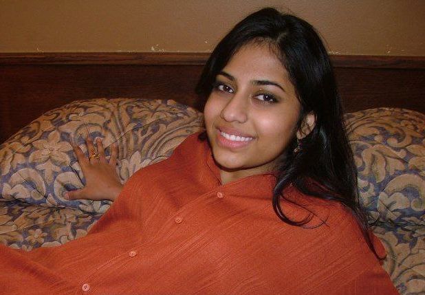 beautifull indian girl teasing nude posing exclusive