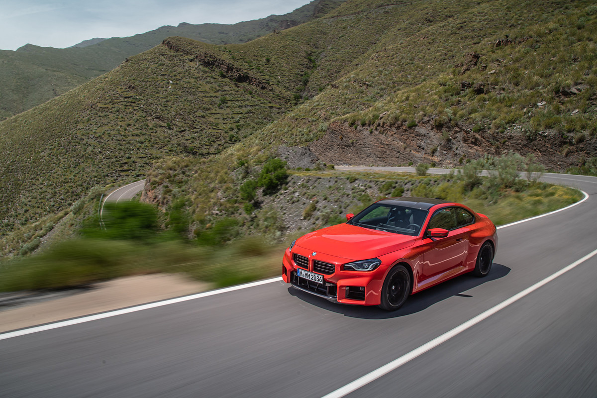 P90481909_highRes_the-all-new-bmw-m2-c