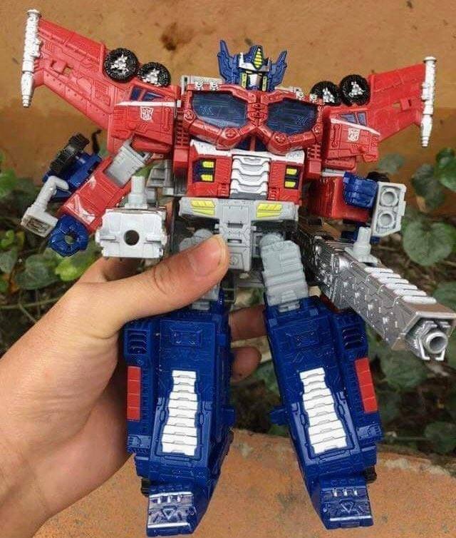 Siege-Leader-Class-Optimus-Prime