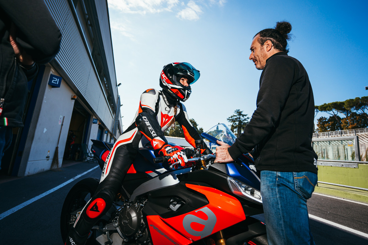 DA68C5F7-807B-40E4-B985-6DE9595468B8