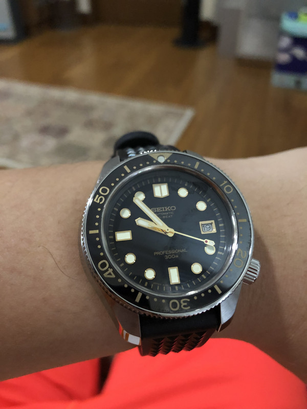 61AAAC91-9E01-404A-8894-970DC3122AE7