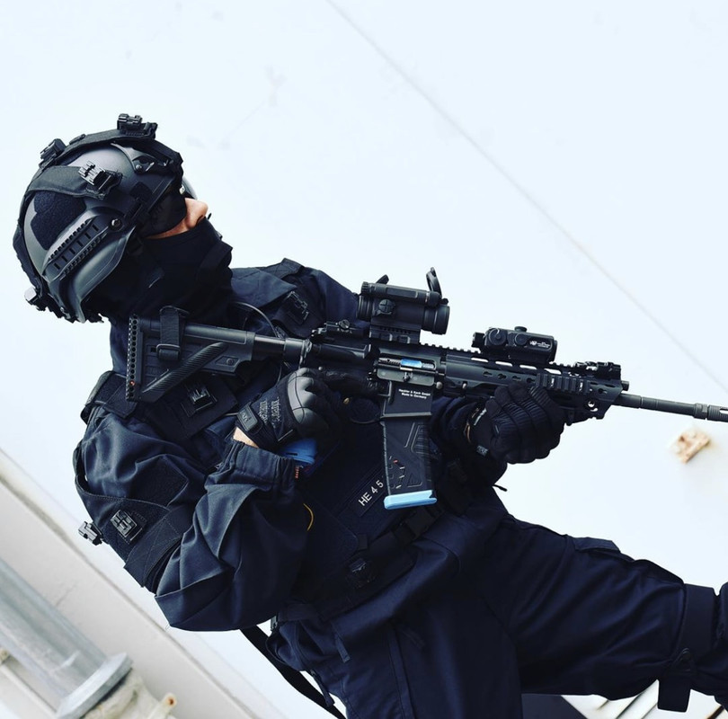 98FD67A7-579F-4338-8110-AC57DCA3C972