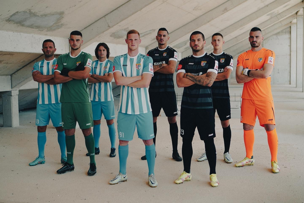 2B8A51D4-F058-4905-9663-64E60E0DE08D