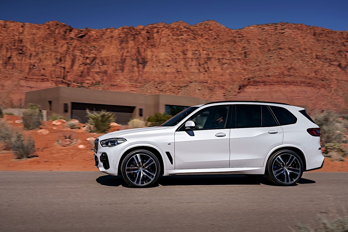 2019 BMW X5 xDrive45e iPerformance (32)