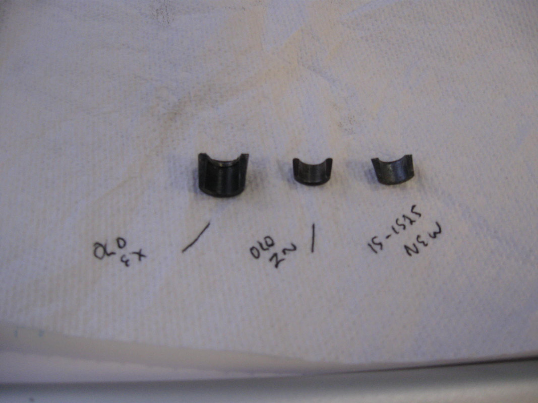 Valve split collets