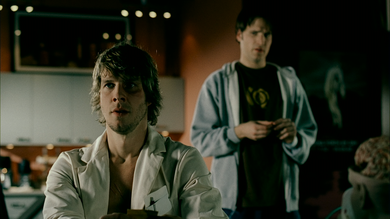 Reeker.2005.2160p.UHD.BDRemux.HDR.DTS-HD.MA.5.1.by DVT.mkv_snapshot_00.04.55_[2022.05.17_11.43.42]