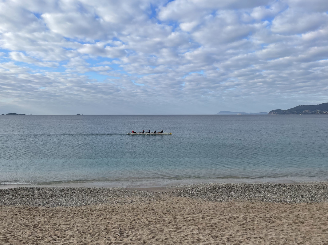 C5AB11E0-75F3-426E-BF5C-DB4391940458