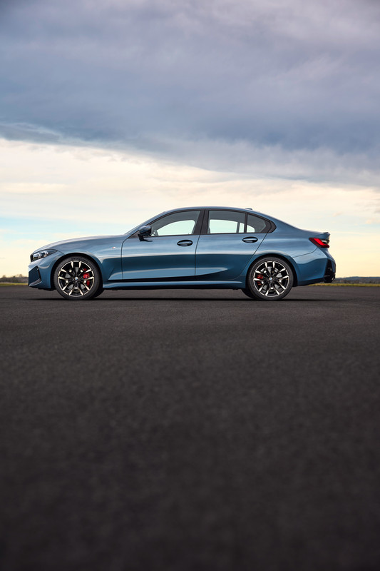 P90549636_highRes_the-new-bmw-330i-sed
