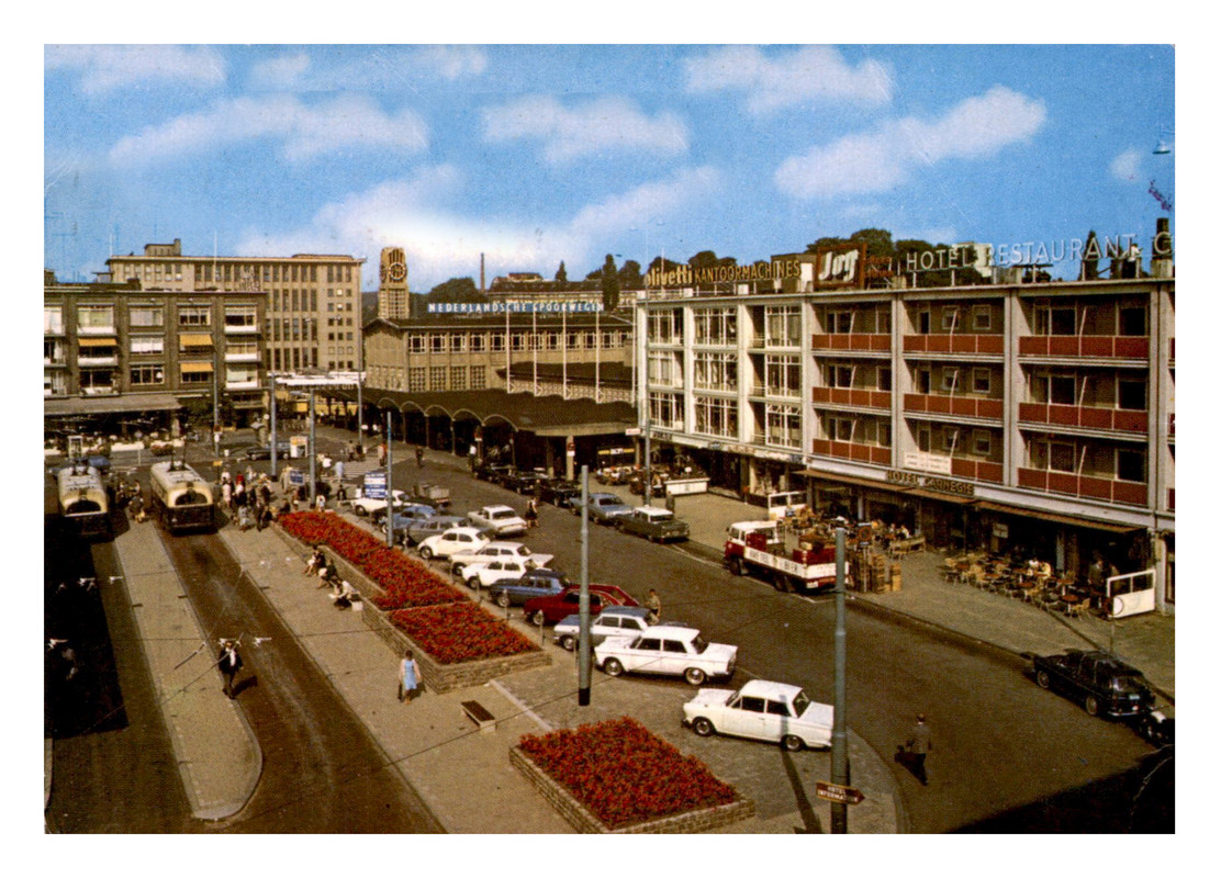 Aarnhem (NL) Stationplein (Jos Pé 971)