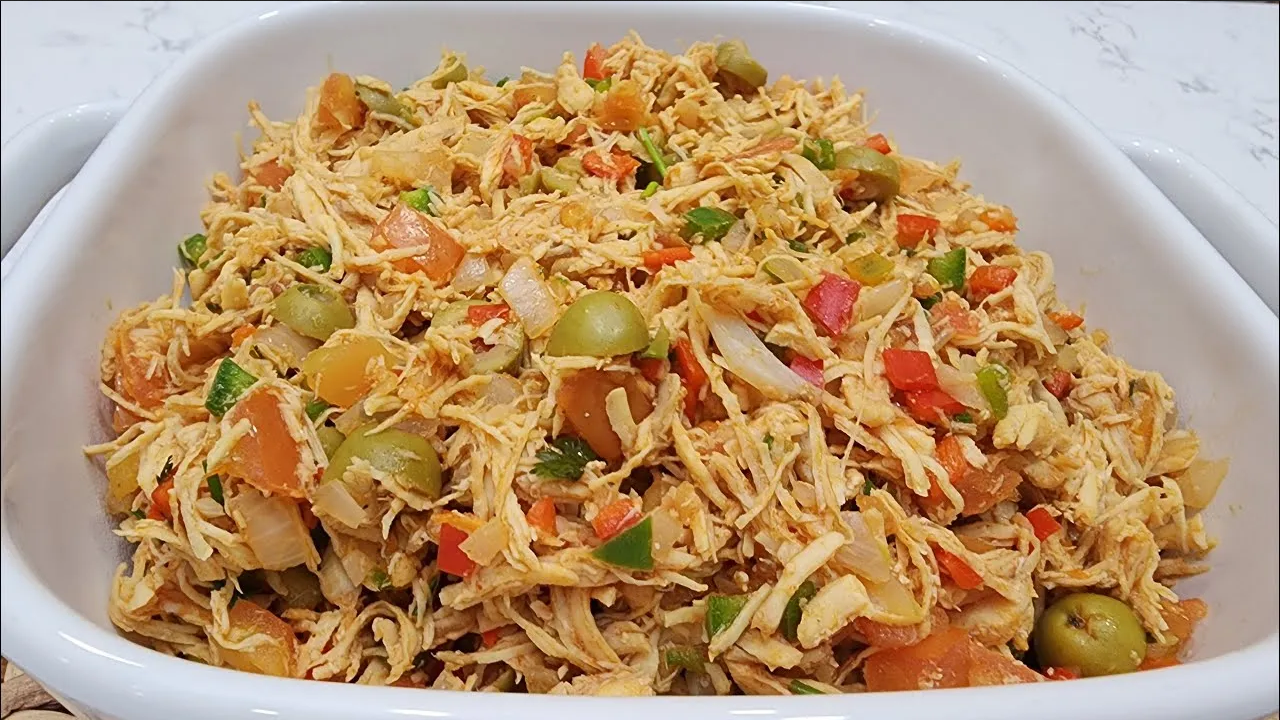 Aplica este truco para deshebrar pechuga de pollo, así evitarás quemaduras