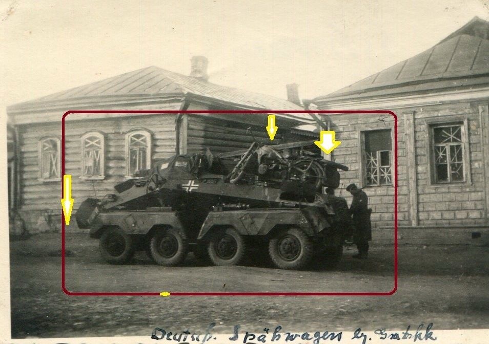 Foto WH 8Rad Pz Spähwagen beladem mit Motorrädern
