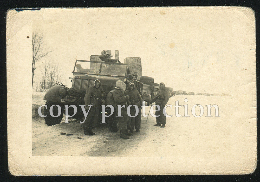 Wintertarn mit Flak-Geschütz Russland-Feldzug