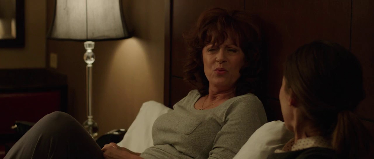 The-Meddler-2016-Hindi-English-Blu-Ray-720p-x264-AVC-AAC-6ch-MSub-mkv-0004