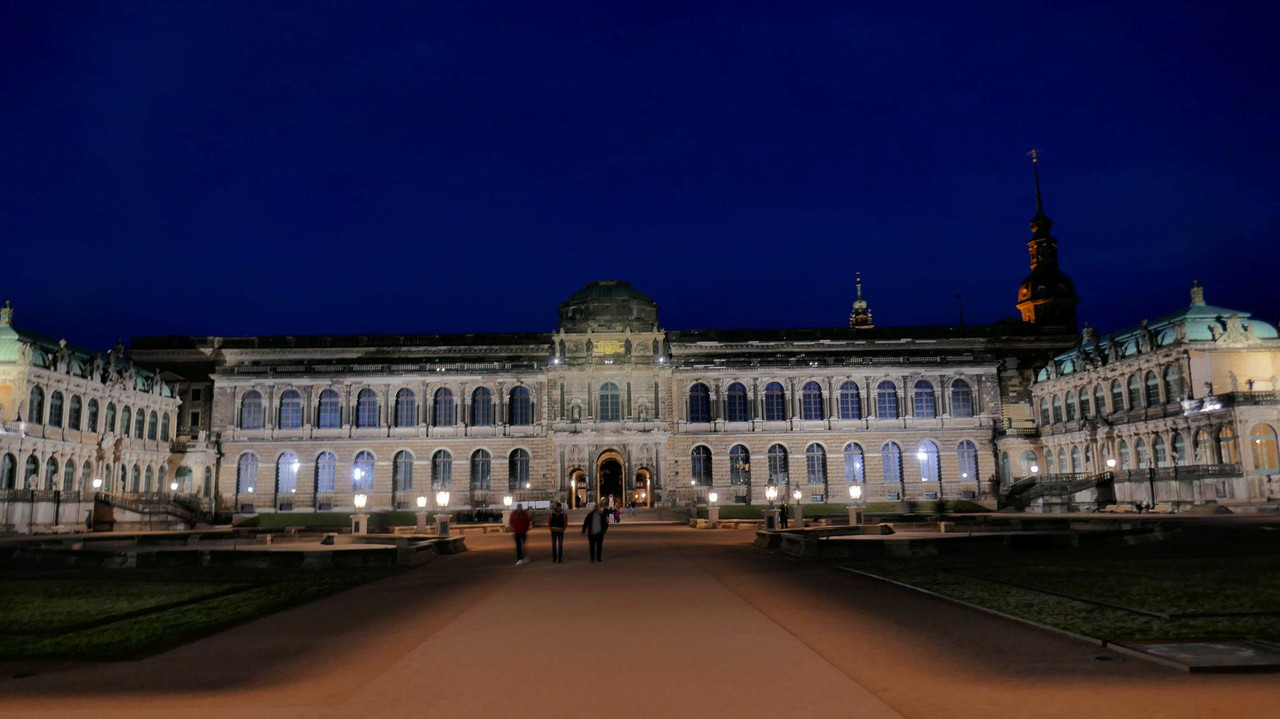 Bild: https://i.postimg.cc/tTZqfczR/P1340876.jpg