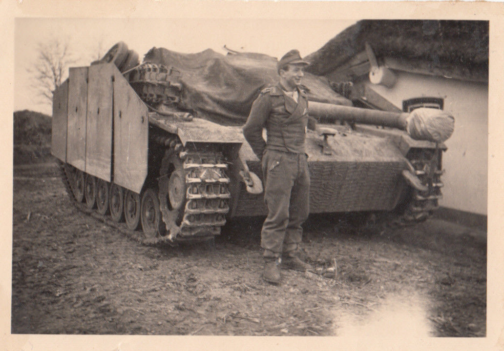 Foto 2.WK - TOP - Sturmgeschütz - Langrohr - Seitenschürzen