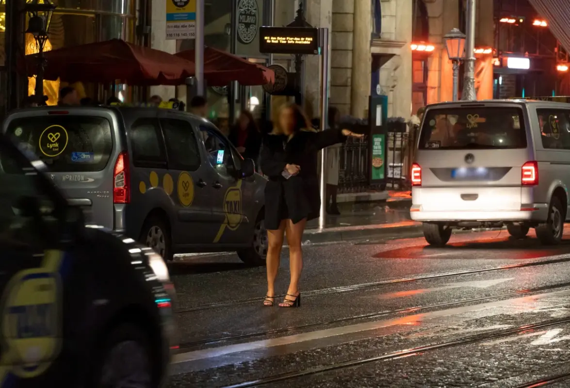 D7FF2B57-99C2-4405-B278-270B7C253F57