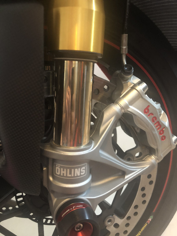 A1E4BEF8-61B2-48A2-B8DB-B3EEA25306BF