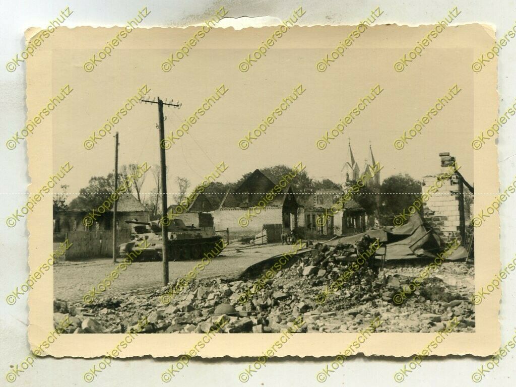 Foto, Wehrmacht, zerstörter Panzer, T-34 in Kuznica, Russland,