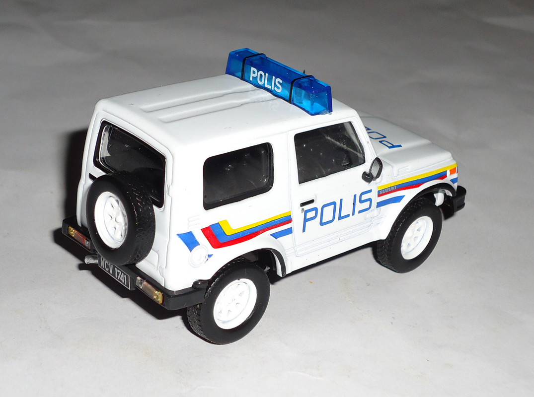 Suzuki-Samurai Polis