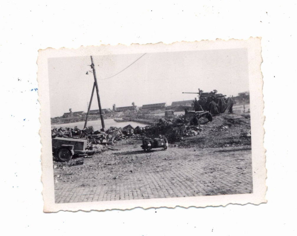Foto Ostfront Russland  der Don bei Rostow Brücke Flak Krad