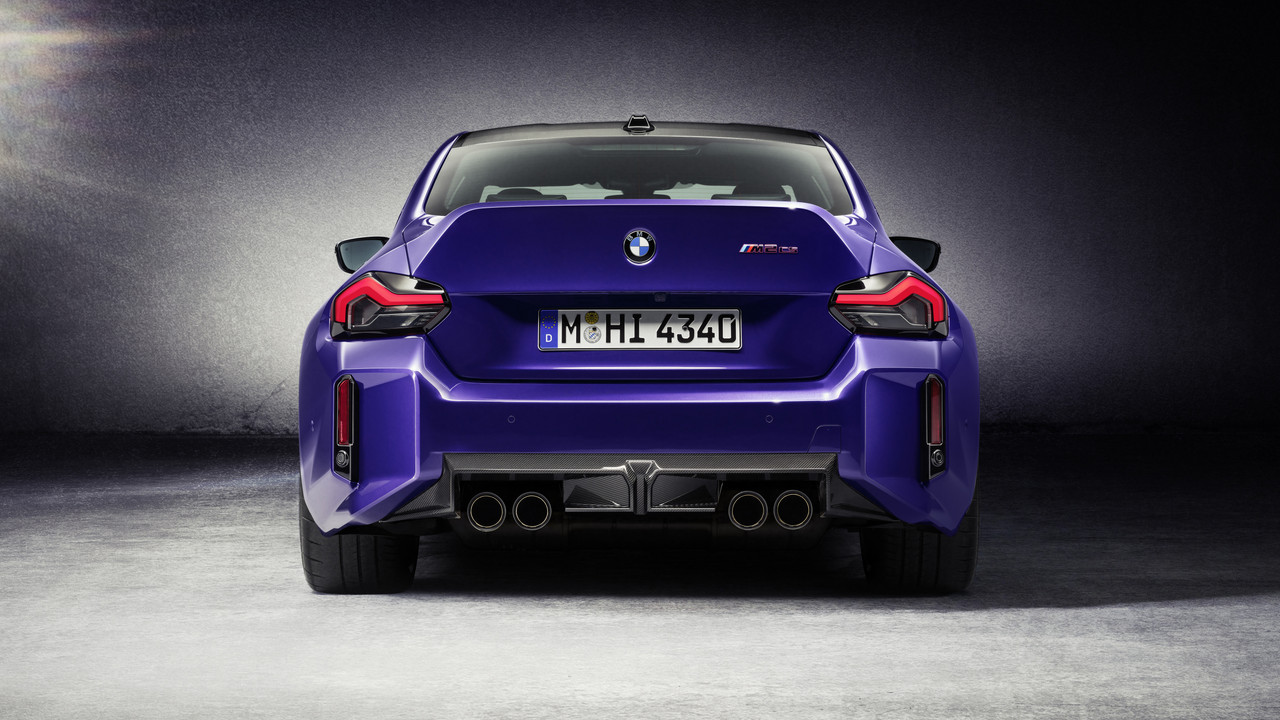 P90600915_highRes_the-new-bmw-m2-cs