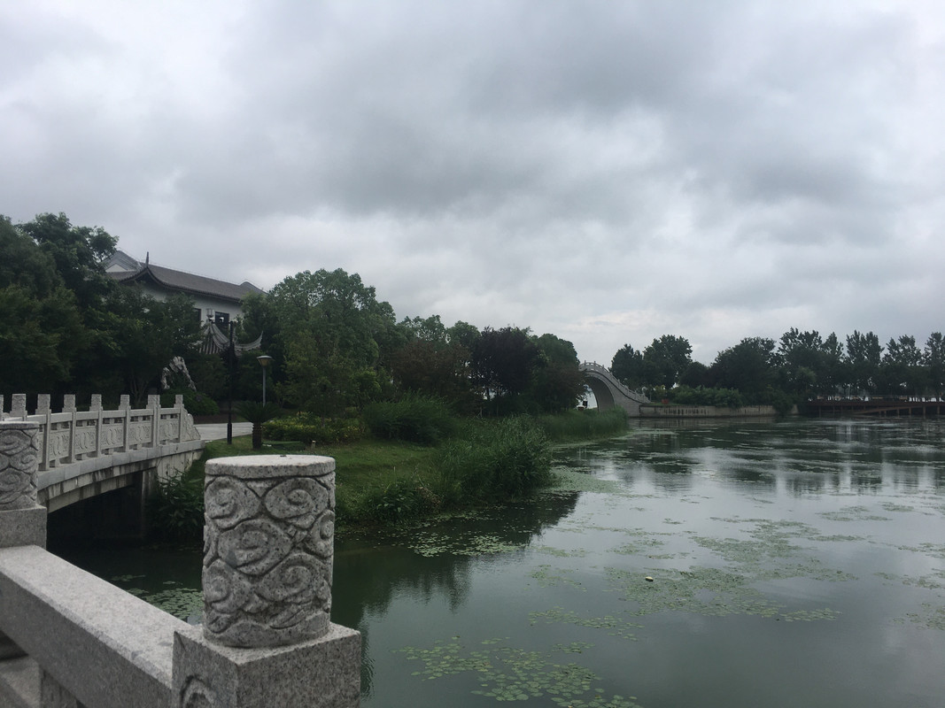 湖边1