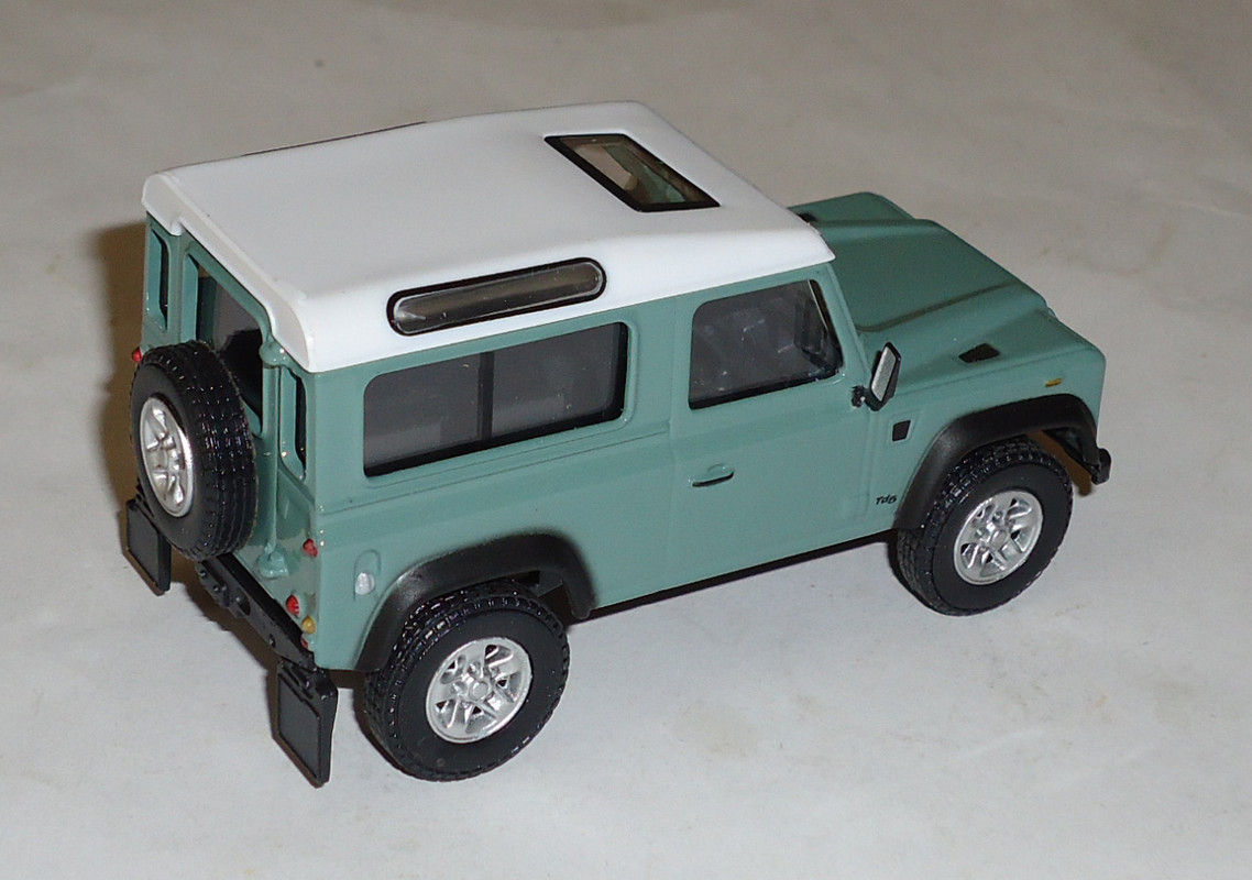 Land-Rover-Defender-90 1