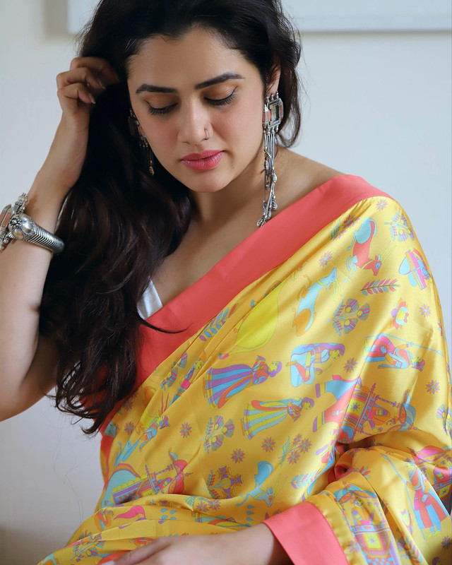 30-Girija-Oak-Godbole-Beautiful-Photos-in-Saree-My-Vantage-Point