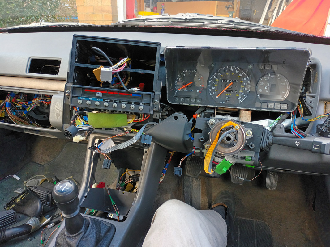 R6 dashboard reassembly 2 16th Feb 2022 — Postimages