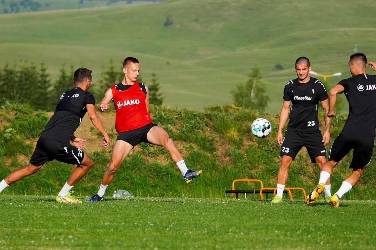 6E5BC07F-2833-44B6-A94F-9A6E12DBEB38