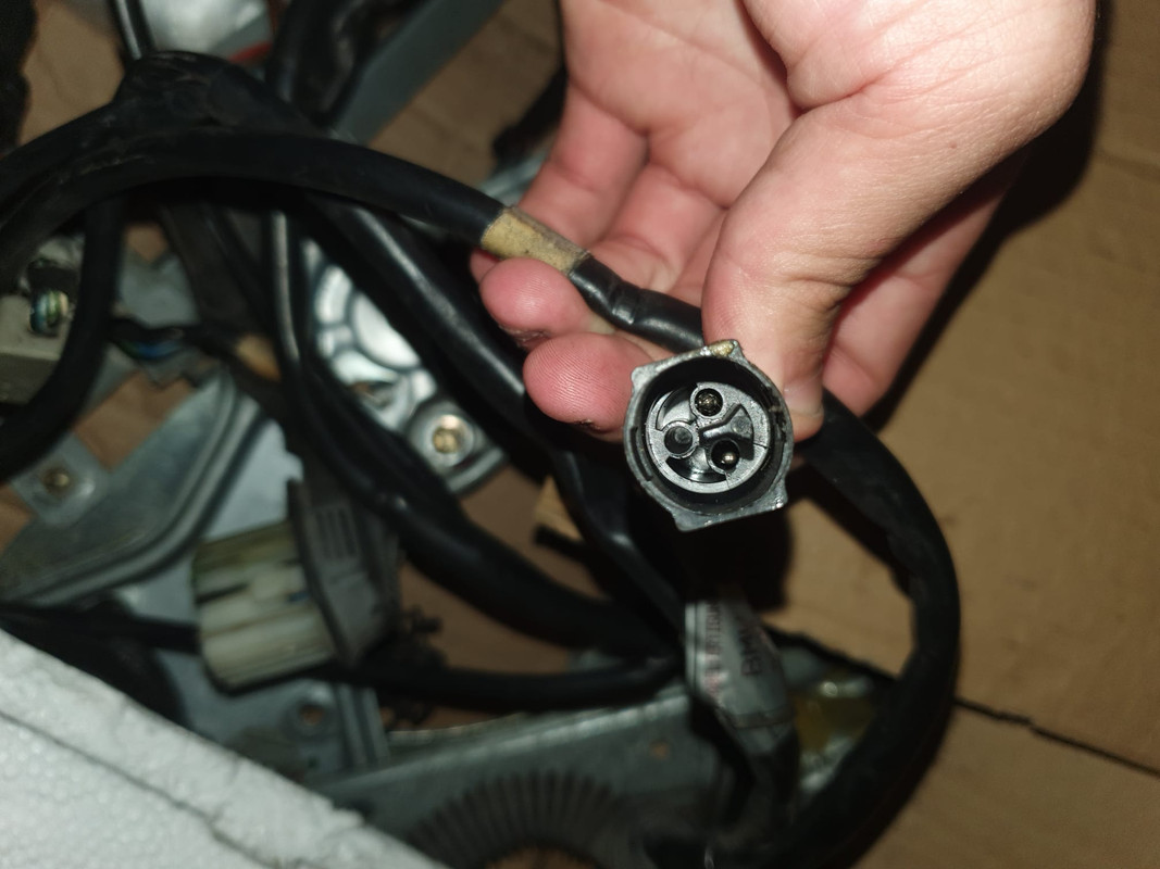 16d4091e-a470-43fb-ab8e-0f1a85604489