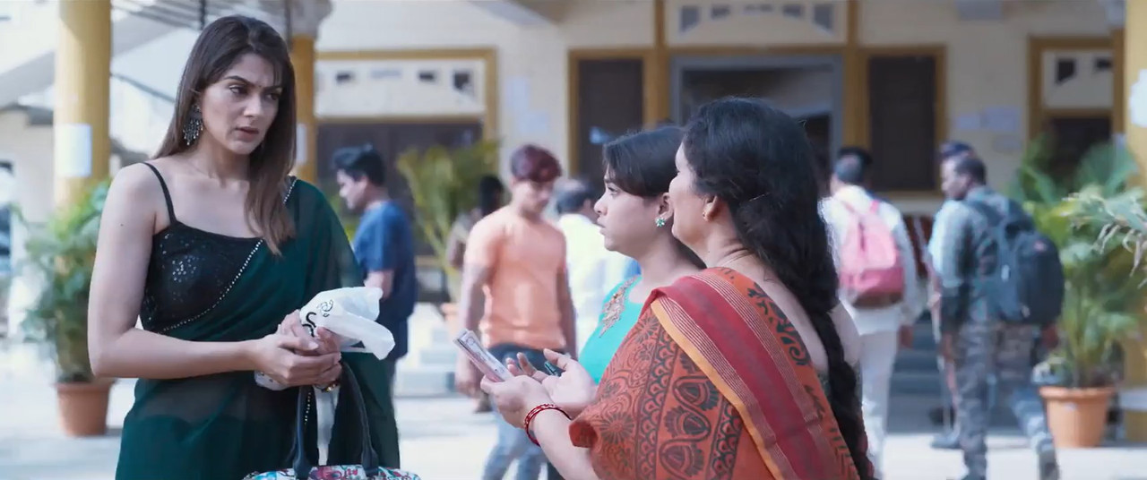 100 Crores 2024 WebRip [Telugu] 480p, 720p ESub Screenshot
