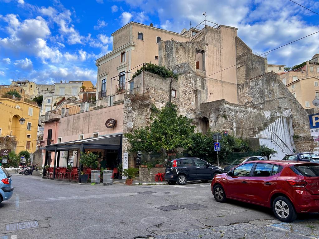 Жаркий сентябрь на побережье Тирренского моря. Жаркий сентябрь на побережье Тирренского моря.