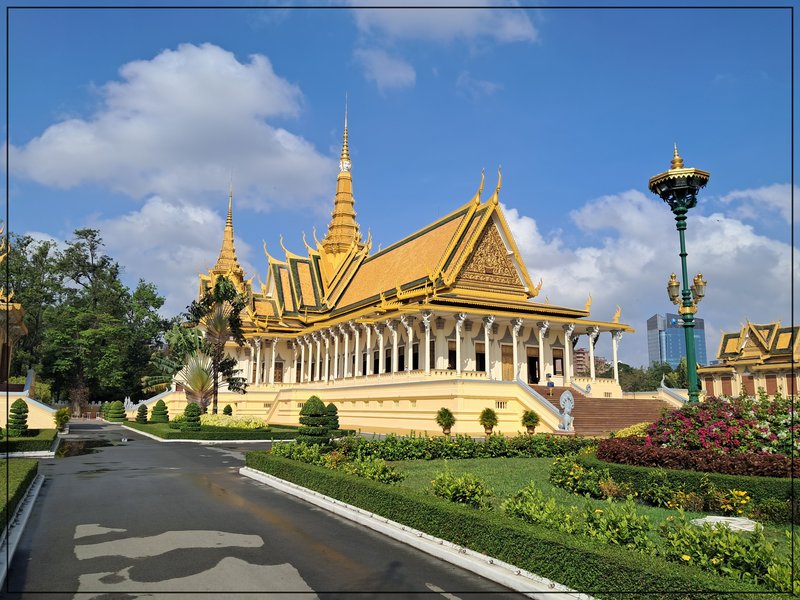 Phnom Penh, Palacio Real, Prisión S-21. - De la bahía de Halong a los templos de Angkor (4)