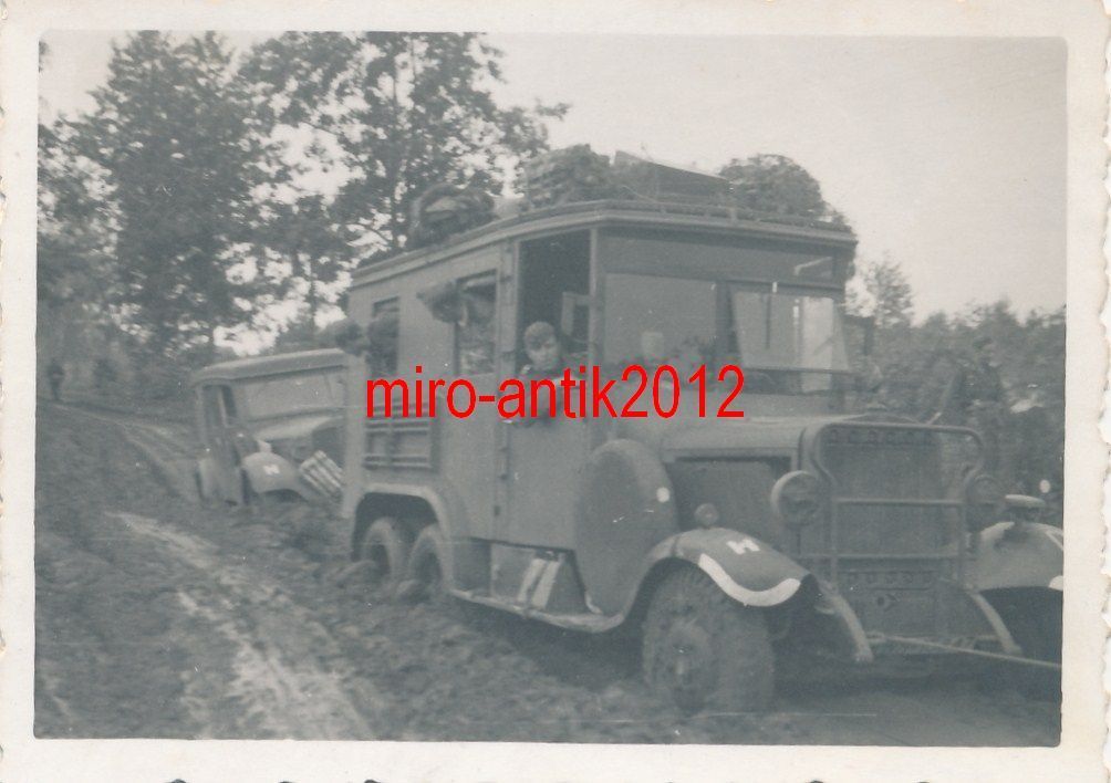 Foto, Wehrmacht, Vorwärts auf russischen Schlammstrassen