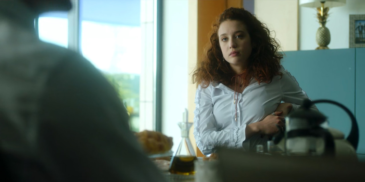 Elite.S01E01.1080p.NF.WebRip-MasalaTalk.mkv_snapshot_17.26_[2022.07.09_23.35.30]