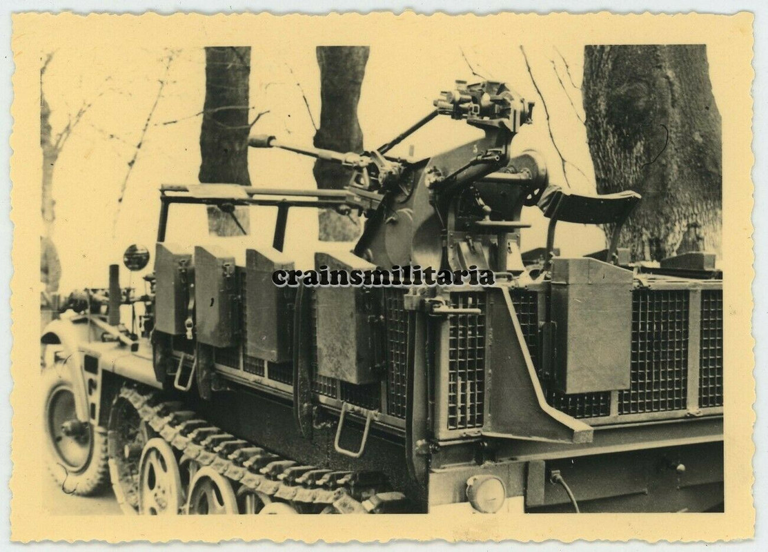 Orig. Foto Halbkette SdKfz 10-4 m. Flak Geschütz Fla.Btl.605 Mün