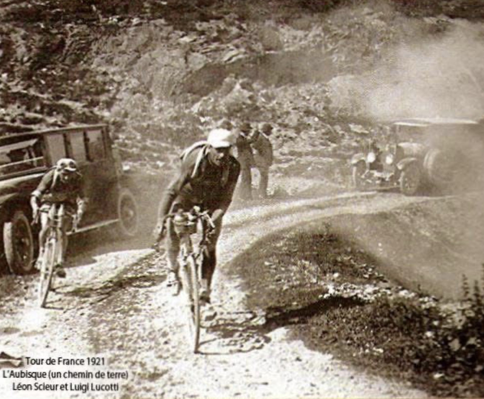 B8233D41-752E-4548-97FB-C62E6761D3C8