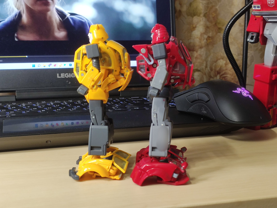 Masterpiece-Cliffjumper-10