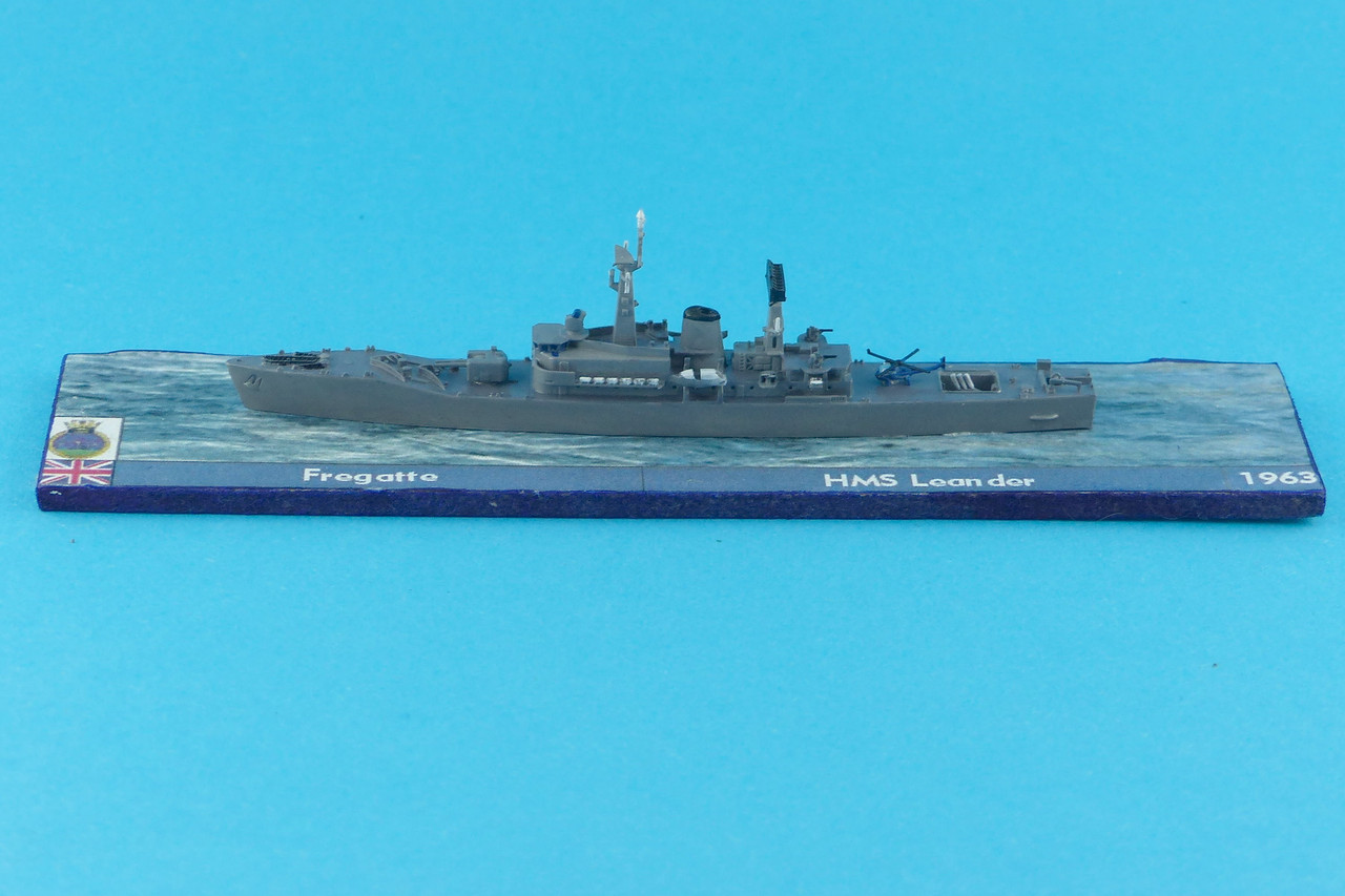 01 Mo MF097 HMS Leander 1963 1