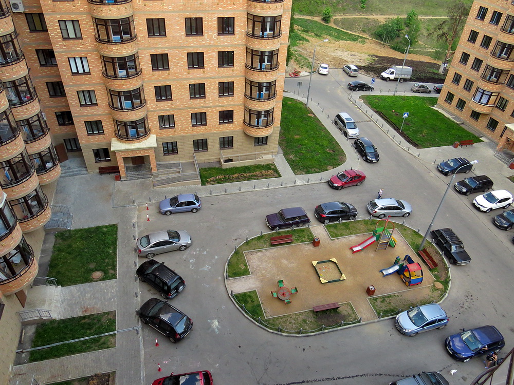 Вид с этажа на внутренний двор дома