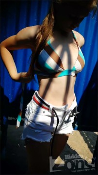 [Image: Voyeur12095092650.jpg]