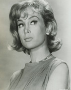 Barbara-Eden-d47