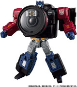 Canon-x-Transformers-Optimus-Prime-Crossover-03